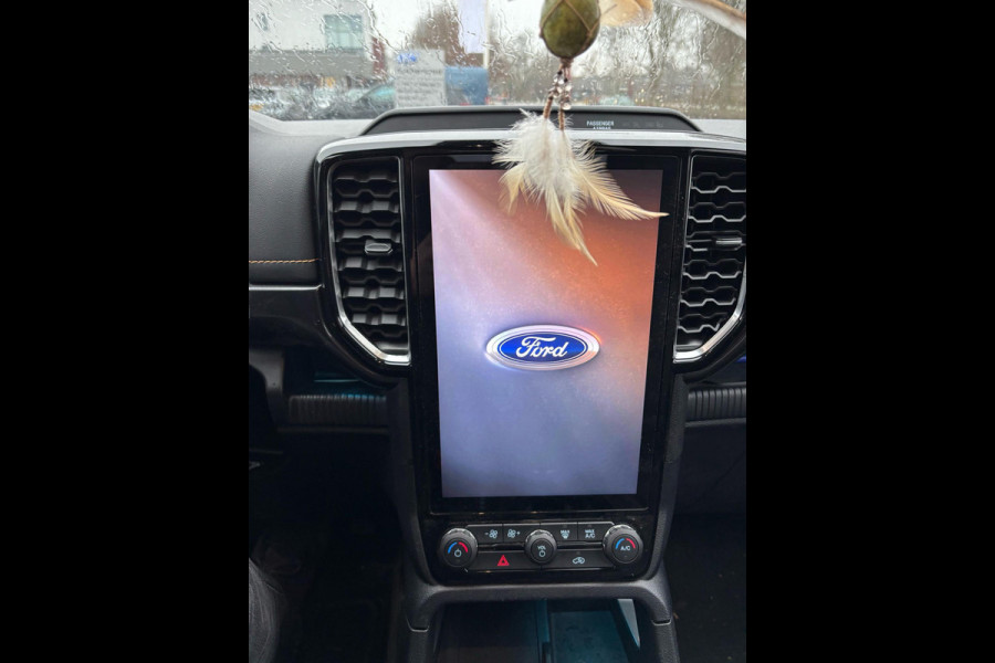 Ford Ranger 2.0 Super Cab EcoBlue Wildtrak 204pk Automaat | Trekhaak | Lederen Bekleding | Rollertop | 3.500kh Trekgewicht | Adaptieve Cruise