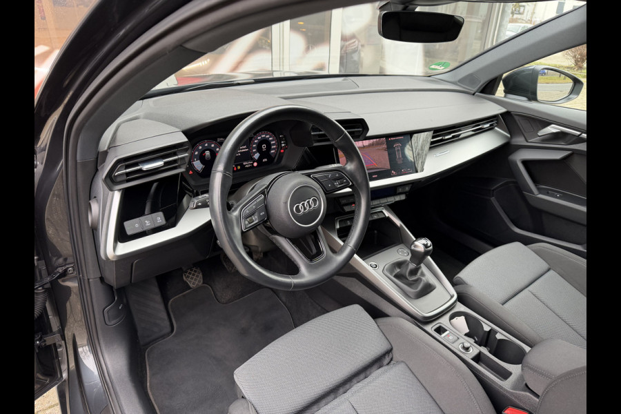 Audi A3 Sportback 35 TFSI 150pk Advanced Edition / Carplay / Camera / Parkeer assistent / 17'' LM / Trekhaak