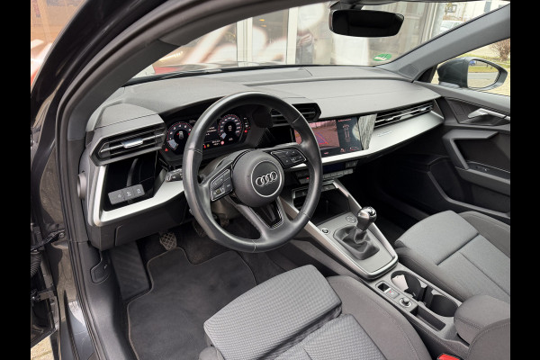 Audi A3 Sportback 35 TFSI 150pk Advanced Edition / Carplay / Camera / Parkeer assistent / 17'' LM / Trekhaak