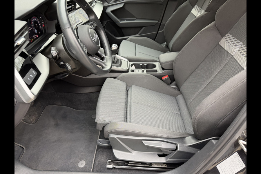 Audi A3 Sportback 35 TFSI 150pk Advanced Edition / Carplay / Camera / Parkeer assistent / 17'' LM / Trekhaak