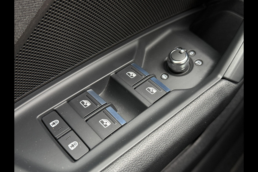 Audi A3 Sportback 35 TFSI 150pk Advanced Edition / Carplay / Camera / Parkeer assistent / 17'' LM / Trekhaak