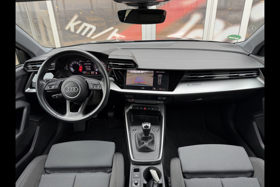 Audi A3 Sportback 35 TFSI 150pk Advanced Edition / Carplay / Camera / Parkeer assistent / 17'' LM / Trekhaak
