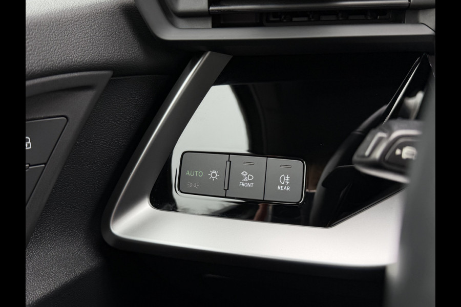 Audi A3 Sportback 35 TFSI 150pk Advanced Edition / Carplay / Camera / Parkeer assistent / 17'' LM / Trekhaak
