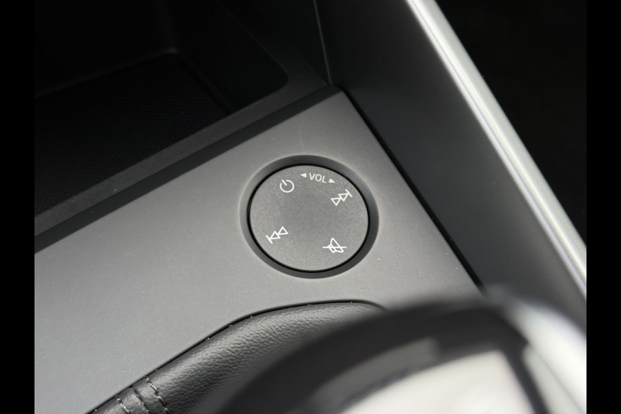 Audi A3 Sportback 35 TFSI 150pk Advanced Edition / Carplay / Camera / Parkeer assistent / 17'' LM / Trekhaak