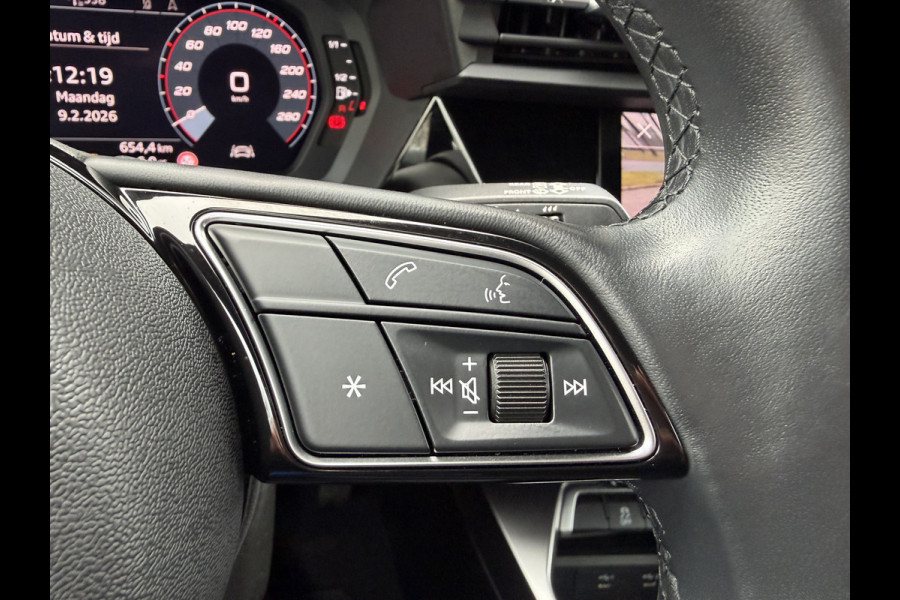 Audi A3 Sportback 35 TFSI 150pk Advanced Edition / Carplay / Camera / Parkeer assistent / 17'' LM / Trekhaak