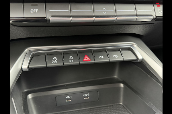 Audi A3 Sportback 35 TFSI 150pk Advanced Edition / Carplay / Camera / Parkeer assistent / 17'' LM / Trekhaak