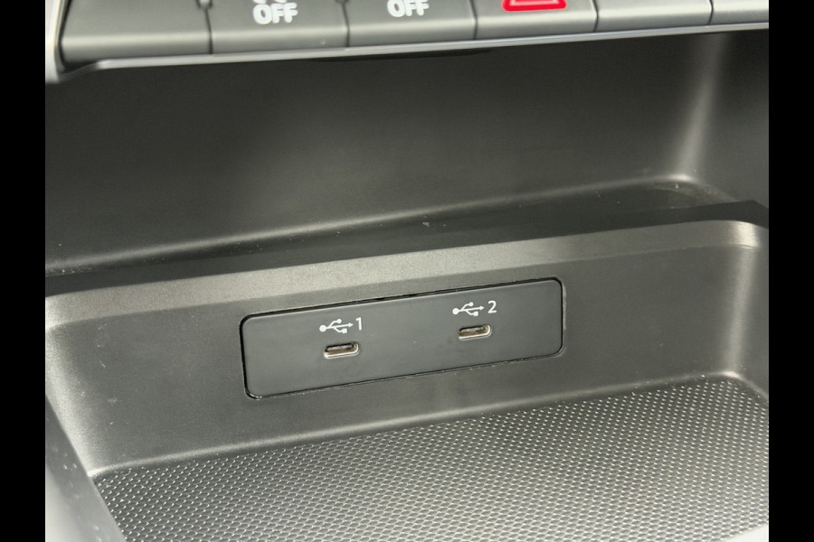 Audi A3 Sportback 35 TFSI 150pk Advanced Edition / Carplay / Camera / Parkeer assistent / 17'' LM / Trekhaak