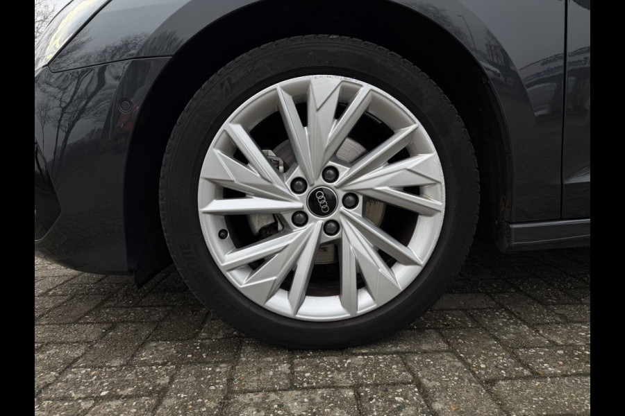 Audi A3 Sportback 35 TFSI 150pk Advanced Edition / Carplay / Camera / Parkeer assistent / 17'' LM / Trekhaak