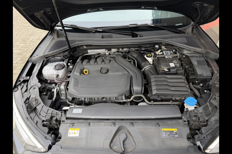 Audi A3 Sportback 35 TFSI 150pk Advanced Edition / Carplay / Camera / Parkeer assistent / 17'' LM / Trekhaak