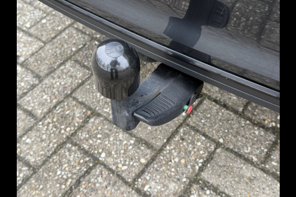 Audi A3 Sportback 35 TFSI 150pk Advanced Edition / Carplay / Camera / Parkeer assistent / 17'' LM / Trekhaak