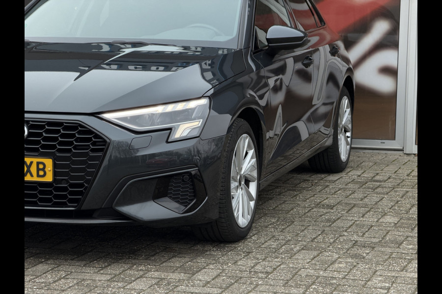 Audi A3 Sportback 35 TFSI 150pk Advanced Edition / Carplay / Camera / Parkeer assistent / 17'' LM / Trekhaak