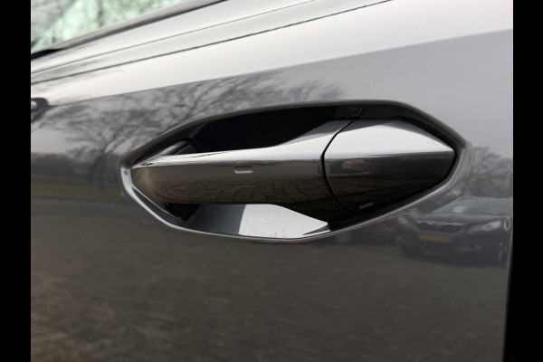 Audi A3 Sportback 35 TFSI 150pk Advanced Edition / Carplay / Camera / Parkeer assistent / 17'' LM / Trekhaak