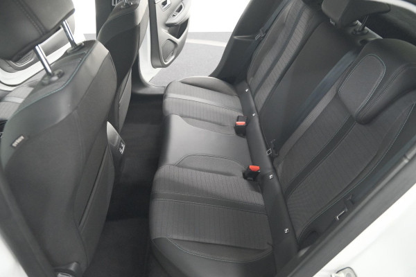 Peugeot 208 PureTech 100 Allure | Apple Carplay | Parkeersensoren