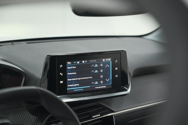 Peugeot 208 PureTech 100 Allure | Apple Carplay | Parkeersensoren