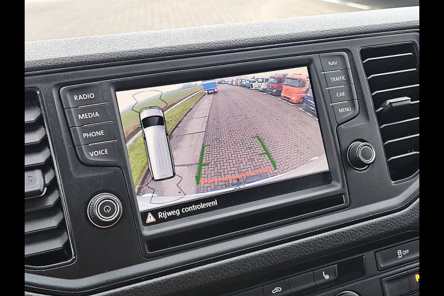 Volkswagen Crafter 35 2.0 TDI L4H3 Automaat Navi Camera Airco Cruise Control PDC Trekhaak Euro6 177 PK!