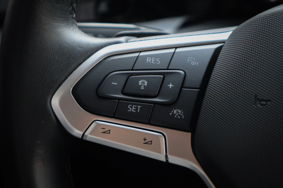Volkswagen Golf Variant 1.5 eTSI Style | MEMORY SEATS | MASSAGE | STOELVERWARMING | ADAPTIVE CRUISE | SFEERVERLICHTING | APPLE CARPLAY |