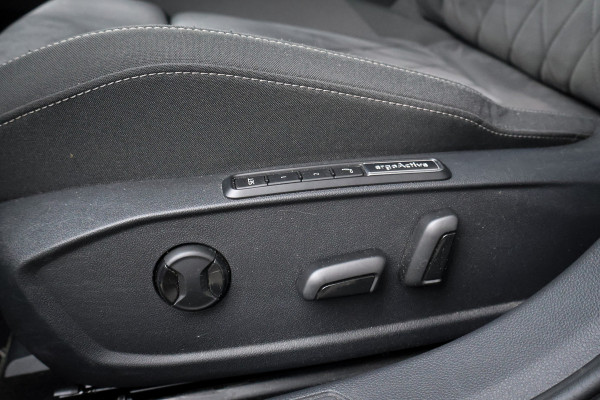 Volkswagen Golf Variant 1.5 eTSI Style | MEMORY SEATS | MASSAGE | STOELVERWARMING | ADAPTIVE CRUISE | SFEERVERLICHTING | APPLE CARPLAY |