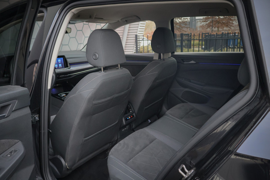 Volkswagen Golf Variant 1.5 eTSI Style | MEMORY SEATS | MASSAGE | STOELVERWARMING | ADAPTIVE CRUISE | SFEERVERLICHTING | APPLE CARPLAY |