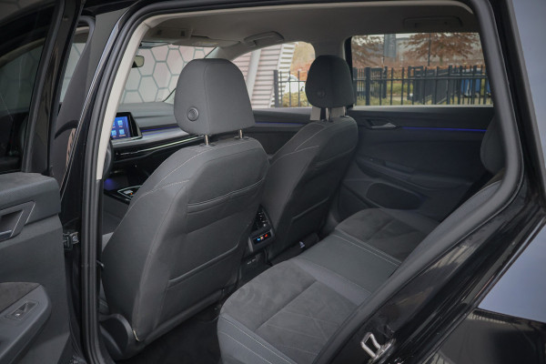 Volkswagen Golf Variant 1.5 eTSI Style | MEMORY SEATS | MASSAGE | STOELVERWARMING | ADAPTIVE CRUISE | SFEERVERLICHTING | APPLE CARPLAY |