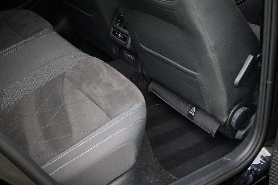 Volkswagen Golf Variant 1.5 eTSI Style | MEMORY SEATS | MASSAGE | STOELVERWARMING | ADAPTIVE CRUISE | SFEERVERLICHTING | APPLE CARPLAY |