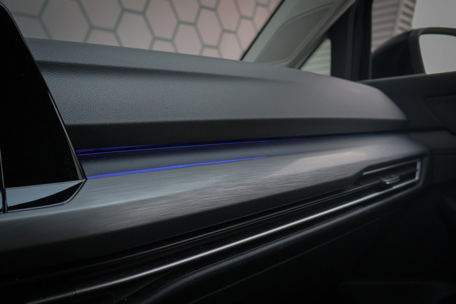 Volkswagen Golf Variant 1.5 eTSI Style | MEMORY SEATS | MASSAGE | STOELVERWARMING | ADAPTIVE CRUISE | SFEERVERLICHTING | APPLE CARPLAY |