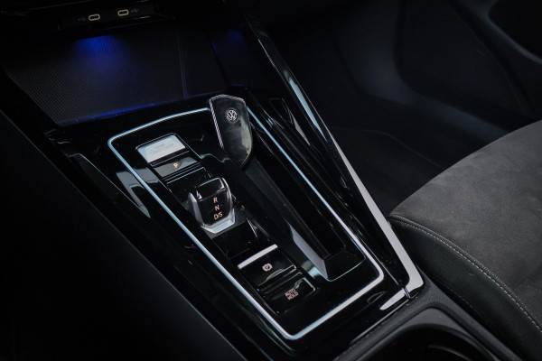 Volkswagen Golf Variant 1.5 eTSI Style | MEMORY SEATS | MASSAGE | STOELVERWARMING | ADAPTIVE CRUISE | SFEERVERLICHTING | APPLE CARPLAY |