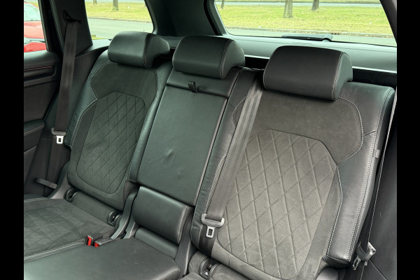 Škoda Kodiaq 1.5 TSI Sportline Business / Keyless / Afn. Trekhaak (1.800 KG) / Parkeersensoren / Carplay / 19'' LM / Camera /