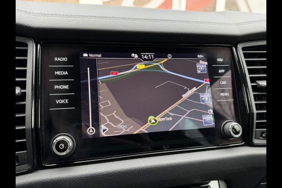 Škoda Kodiaq 1.5 TSI Sportline Business / Keyless / Afn. Trekhaak (1.800 KG) / Parkeersensoren / Carplay / 19'' LM / Camera /