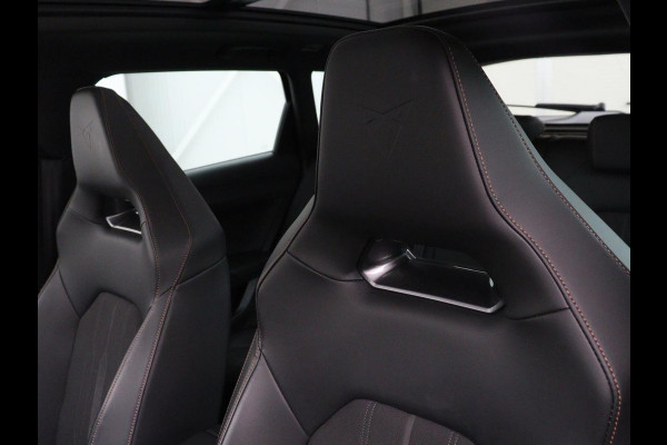 CUPRA Leon 1.4 eHybrid VZ | 245pk | Panoramadak | Stoelverwarming | Adaptive cruise | Camera | Carplay | Keyless | Sfeerverlichting | Navigatie | Sportstoelen | PHEV | Plug In