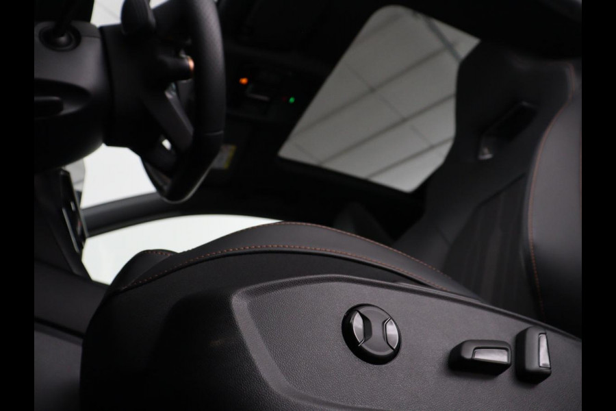 CUPRA Leon 1.4 eHybrid VZ | 245pk | Panoramadak | Stoelverwarming | Adaptive cruise | Camera | Carplay | Keyless | Sfeerverlichting | Navigatie | Sportstoelen | PHEV | Plug In
