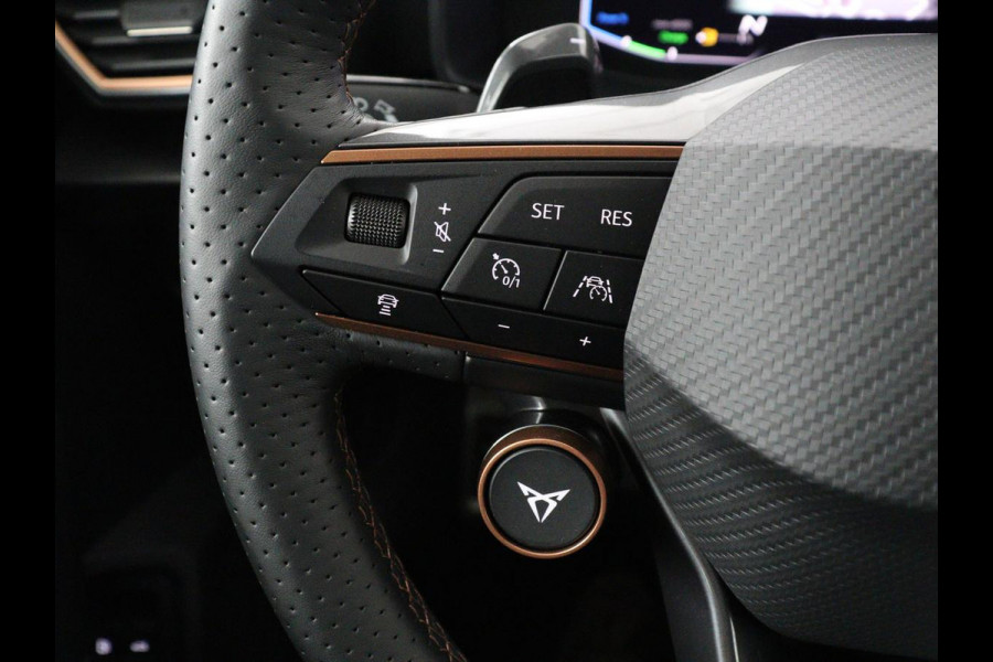 CUPRA Leon 1.4 eHybrid VZ | 245pk | Panoramadak | Stoelverwarming | Adaptive cruise | Camera | Carplay | Keyless | Sfeerverlichting | Navigatie | Sportstoelen | PHEV | Plug In