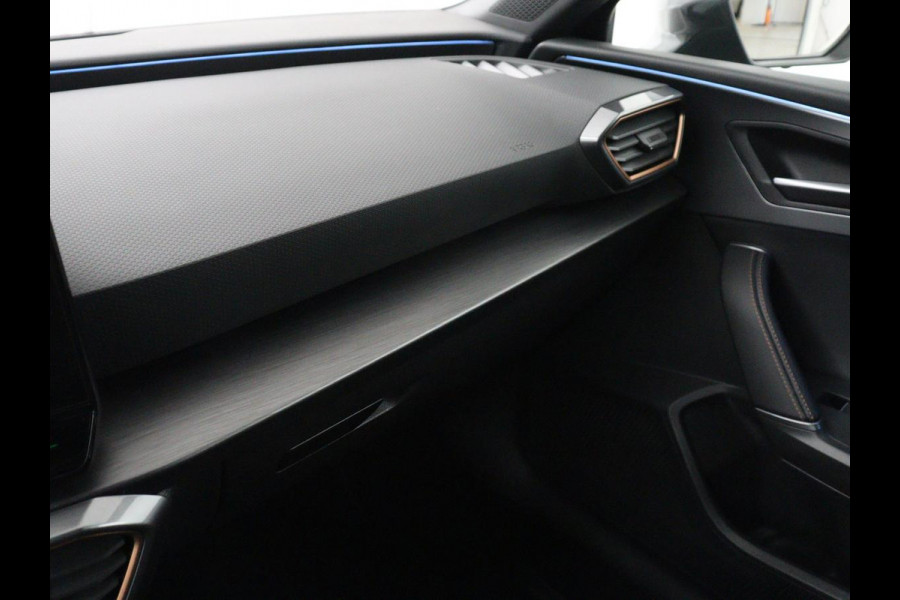 CUPRA Leon 1.4 eHybrid VZ | 245pk | Panoramadak | Stoelverwarming | Adaptive cruise | Camera | Carplay | Keyless | Sfeerverlichting | Navigatie | Sportstoelen | PHEV | Plug In