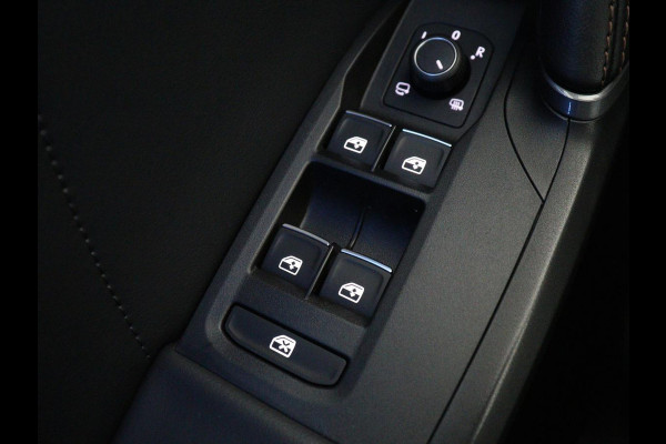 CUPRA Leon 1.4 eHybrid VZ | 245pk | Panoramadak | Stoelverwarming | Adaptive cruise | Camera | Carplay | Keyless | Sfeerverlichting | Navigatie | Sportstoelen | PHEV | Plug In