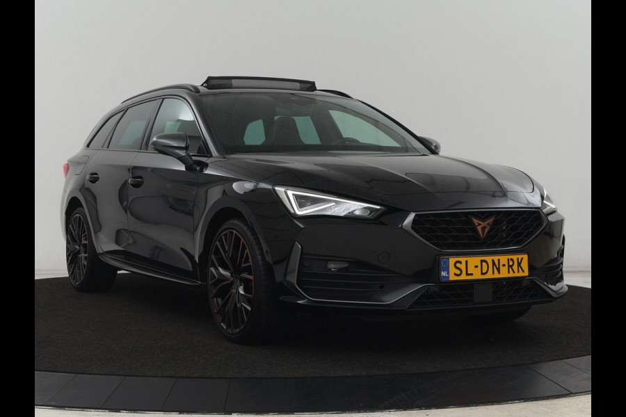 CUPRA Leon 1.4 eHybrid VZ | 245pk | Panoramadak | Stoelverwarming | Adaptive cruise | Camera | Carplay | Keyless | Sfeerverlichting | Navigatie | Sportstoelen | PHEV | Plug In