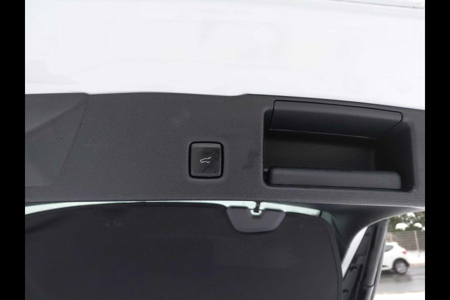 Ford Kuga 2.5 PHEV ST-Line 225pk | Trekhaak afneembaar | Adaptive cruise control | Winter Pack | Dodehoeksensoren | Achteruitrijcamera | Elektrische Achterklep