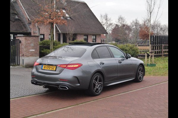 Mercedes-Benz C-Klasse 300 e AMG Line | Panoramadak | Trekhaak | Camera | Sfeerverlichting | Burmester |