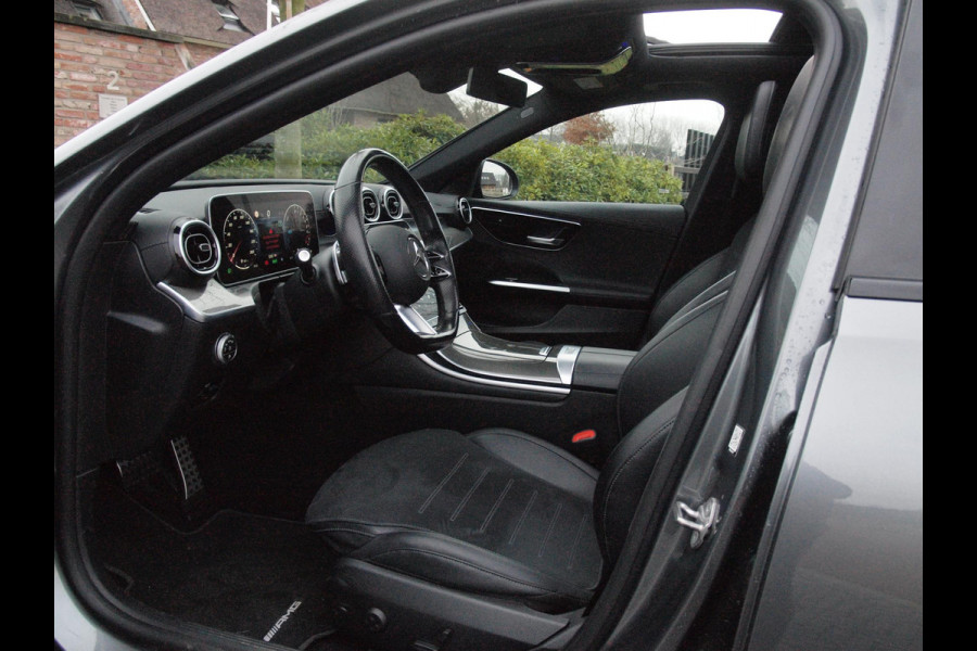 Mercedes-Benz C-Klasse 300 e AMG Line | Panoramadak | Trekhaak | Camera | Sfeerverlichting | Burmester |