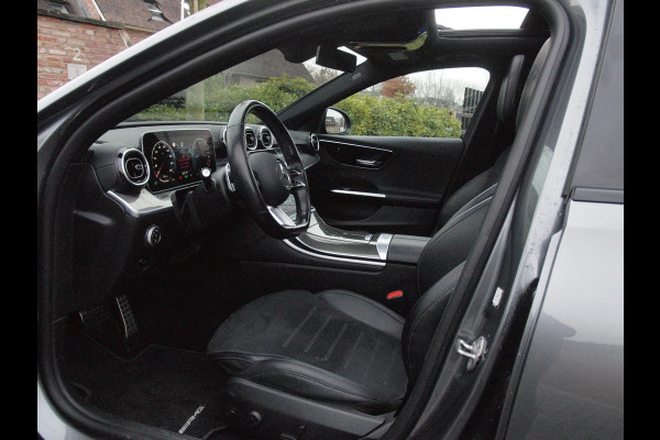 Mercedes-Benz C-Klasse 300 e AMG Line | Panoramadak | Trekhaak | Camera | Sfeerverlichting | Burmester |