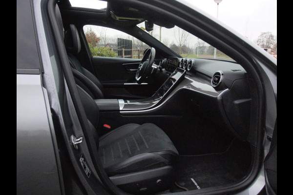 Mercedes-Benz C-Klasse 300 e AMG Line | Panoramadak | Trekhaak | Camera | Sfeerverlichting | Burmester |