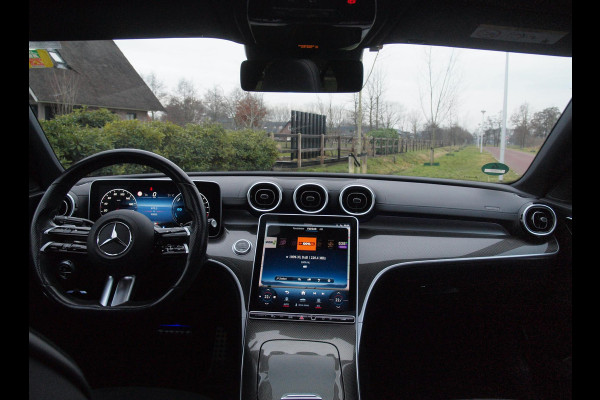 Mercedes-Benz C-Klasse 300 e AMG Line | Panoramadak | Trekhaak | Camera | Sfeerverlichting | Burmester |