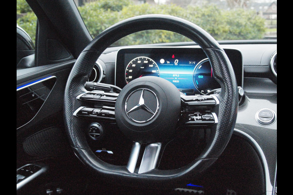 Mercedes-Benz C-Klasse 300 e AMG Line | Panoramadak | Trekhaak | Camera | Sfeerverlichting | Burmester |