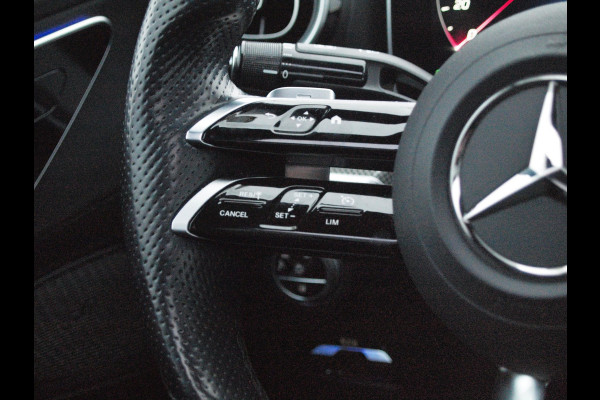 Mercedes-Benz C-Klasse 300 e AMG Line | Panoramadak | Trekhaak | Camera | Sfeerverlichting | Burmester |