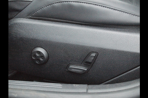 Mercedes-Benz C-Klasse 300 e AMG Line | Panoramadak | Trekhaak | Camera | Sfeerverlichting | Burmester |
