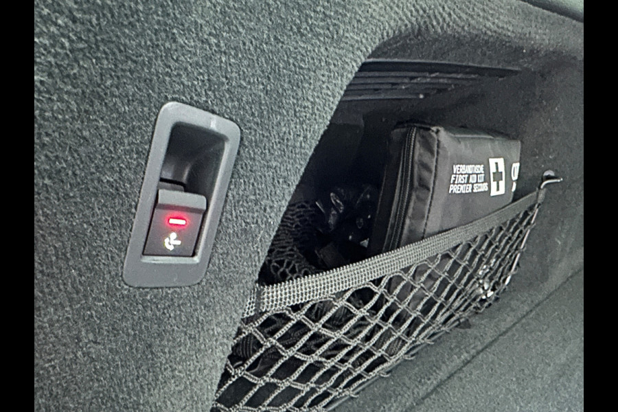 Audi A6 Avant 55 367pk S-Competition Hybrid | 37dkm | 10-2022 | Panodak | ACC | Audi Lane Assist | Trekhaak 2000kg | Stoel en Stuurwielverwarming | Standkachel | 4-Zone | Carplay | S-Line | 37dkm | 10-2022 | Rijklaarprijs met Bovag Garantie.