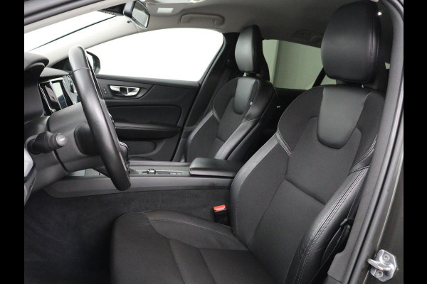 Volvo V60 2.0 D3 Momentum Pro | Trekhaak | Half leder | Carplay | Navigatie | Full LED | Cruise control | Parkeerhulp | Bluetooth