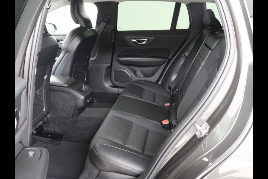 Volvo V60 2.0 D3 Momentum Pro | Trekhaak | Half leder | Carplay | Navigatie | Full LED | Cruise control | Parkeerhulp | Bluetooth