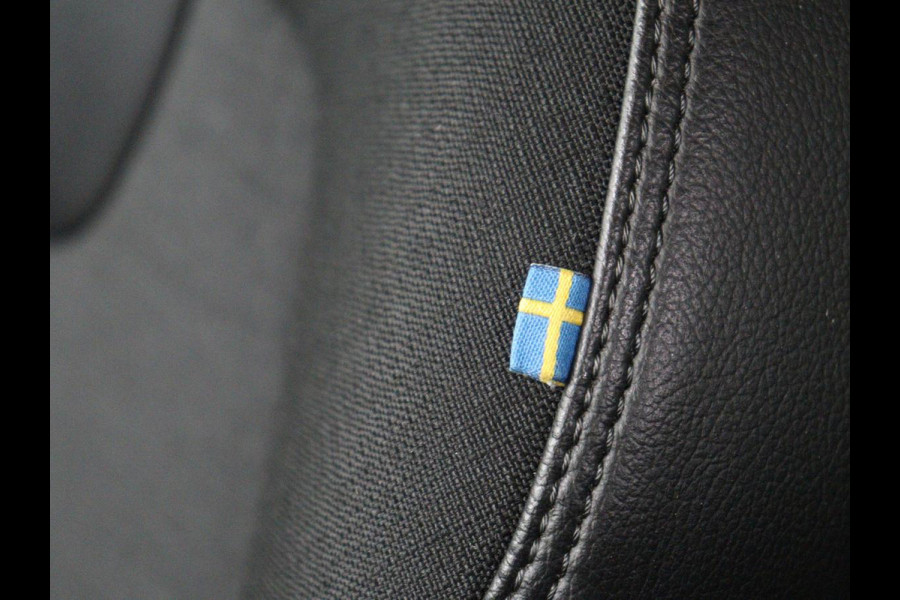 Volvo V60 2.0 D3 Momentum Pro | Trekhaak | Half leder | Carplay | Navigatie | Full LED | Cruise control | Parkeerhulp | Bluetooth