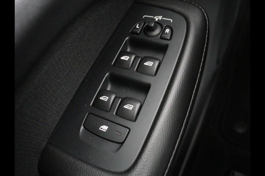 Volvo V60 2.0 D3 Momentum Pro | Trekhaak | Half leder | Carplay | Navigatie | Full LED | Cruise control | Parkeerhulp | Bluetooth