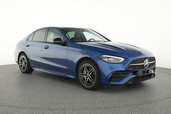 Mercedes-Benz C-Klasse 300 e AMG Plug-In Hybride Trekhaak | AMG LIne | Night Pakket | Memory Voorstoelen | Ledkoplampen | Inclusief 24 maanden Mercedes-Benz Certified garantie voor Europa.