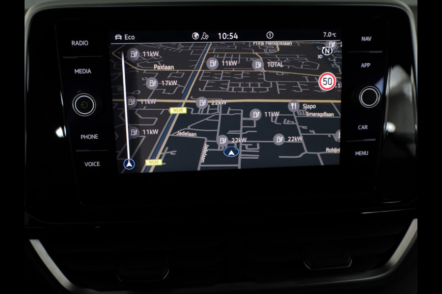 Volkswagen T-Roc 1.5 TSI R-Line 150 PK DSG | Navigatie | Trekhaak afneembaar | ErgoActive Stoel Pakket | Parkeercamera |